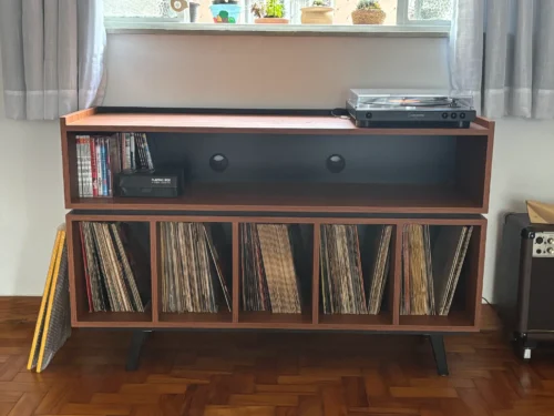 estante para 290 discos de vinil toca discos e receiver cx 05